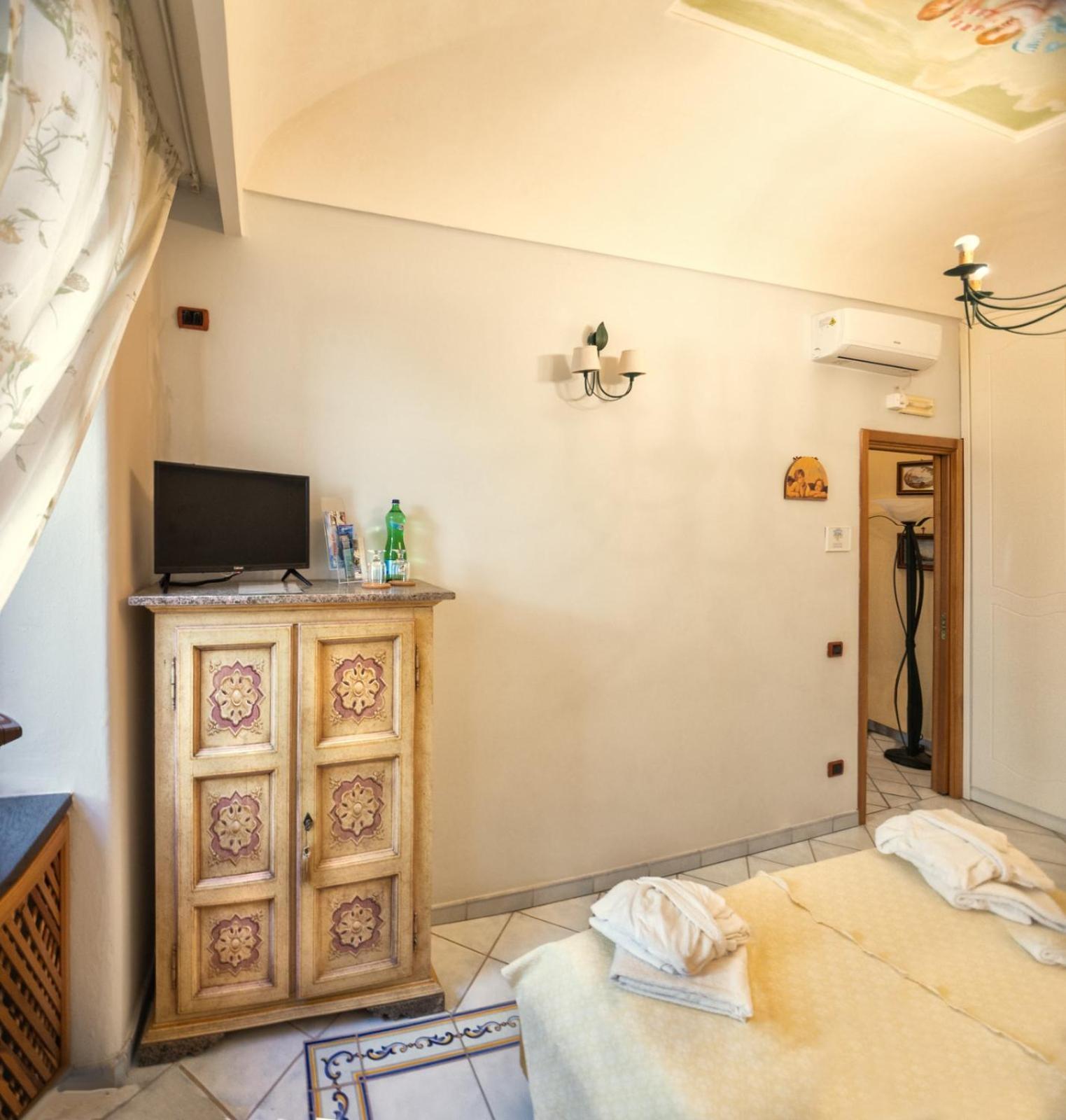 La Finestra Sul Mare Bed & Breakfast